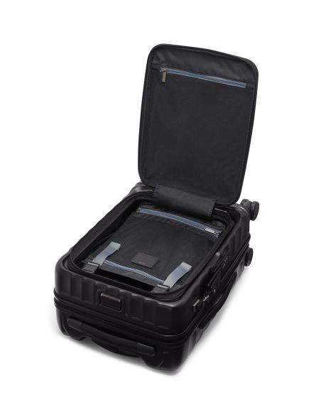 Valise cabine 55 cm TUMI 19 Degree Front Access Black Texture, intérieur ouvert avec séparateur et objets présentés
