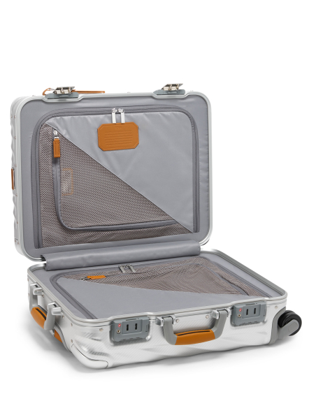 Valise cabine Continental 56 cm TUMI 19 Degree Aluminium texturé Texture Silver, intérieur ouvert avec séparateur zippé