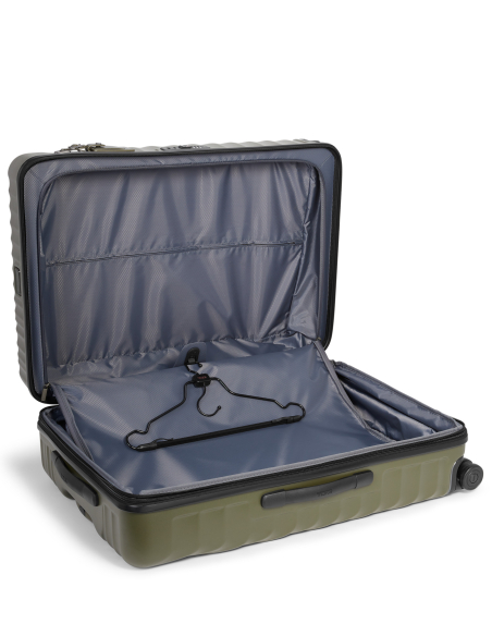 Valise soute extensible Large 76 cm TUMI 19 Degree Texture Olive Texture, intérieur ouvert avec cintre présenté