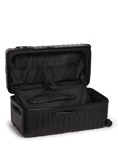 Valise Trunk Large 79,5 cm TUMI 19 Degree Texture Black Texture, intérieur ouvert avec cintre présenté