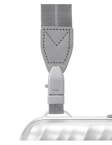 Sac Sling Compact TUMI 19 Degree Aluminium Silver, détail de la fixation de bandoulière