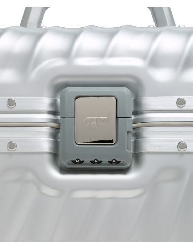 Vanity TUMI 19 Degree Aluminium Silver, détail de la fermeture