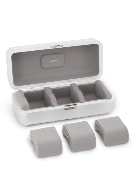 Boîte à montres voyage TUMI 19 Degree Aluminium Silver, intérieur ouvert et coussinets amovibles