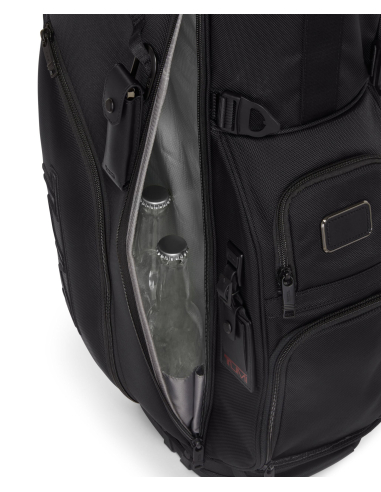 Sac de golf trépied TUMI Alpha Black, détail de la poche latérale avec bouteille