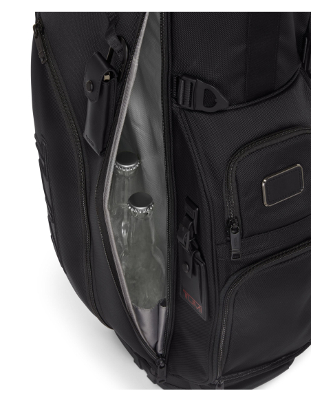 Sac de golf trépied TUMI Alpha Black, détail de la poche latérale avec bouteille