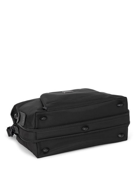 Sac de voyage à double extension 29 cm TUMI Alpha Black, vue du dessous et pieds de protection