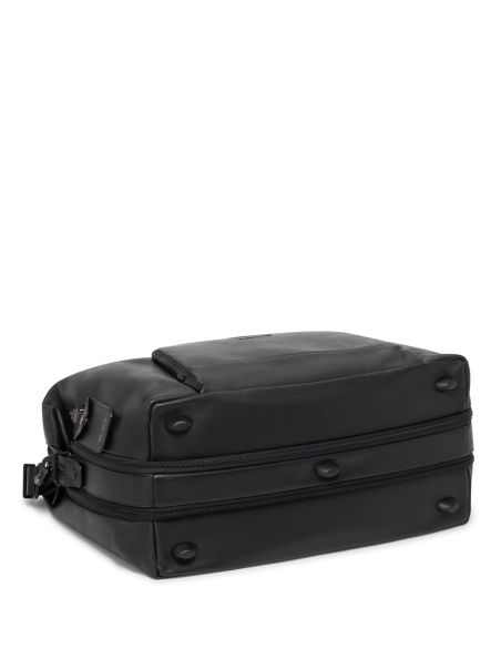 Sac de voyage à double extension 29 cm TUMI Alpha Black, vue du dessous et pieds de protection