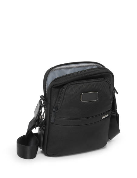 Sac bandoulière Medium TUMI Alpha Black, compartiment principal ouvert