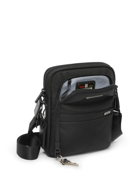 Sac bandoulière Medium TUMI Alpha Black, poches avant ouvertes