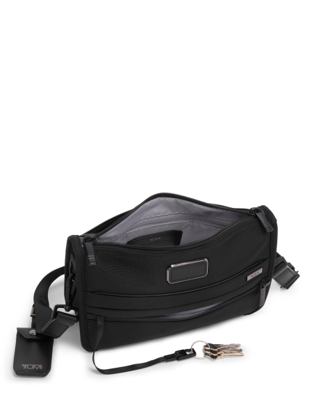 Pochette bandoulière convertible TUMI Alpha Black, compartiment principal ouvert
