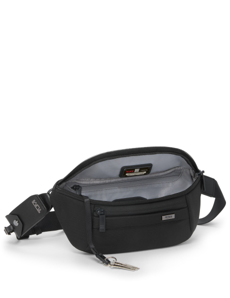 Sac sling ceinture TUMI Alpha Black, compartiment principal ouvert