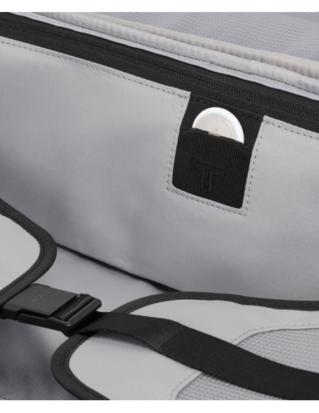 Valise soute XXL extensible 86,5cm TUMI Alpha Black, détail de la poche AirTag