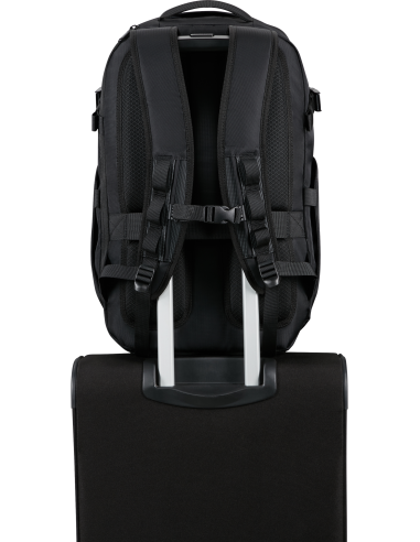 Sac à dos PC extensible 15,6 pouces American Tourister Pacepro Flash Black, passant fixé sur une valise
