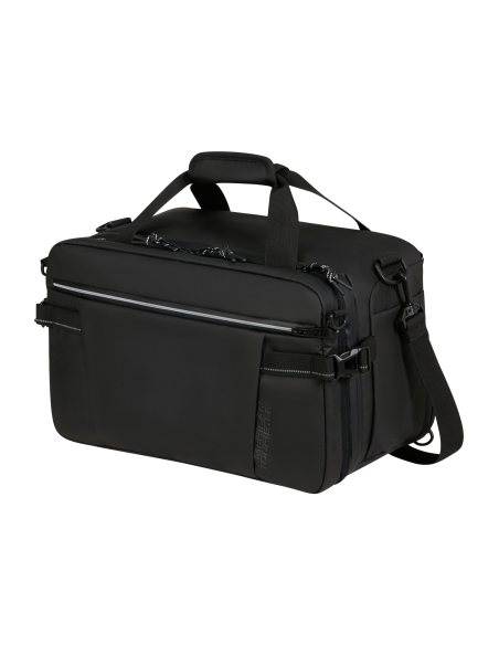 Sac cabine 3-en-1 PC 14 pouces American Tourister Upventure Noir, vue de trois quarts