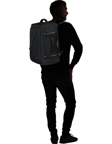 Sac à dos M PC 15,6 pouces American Tourister Take2cabin Noir, vue de trois quarts