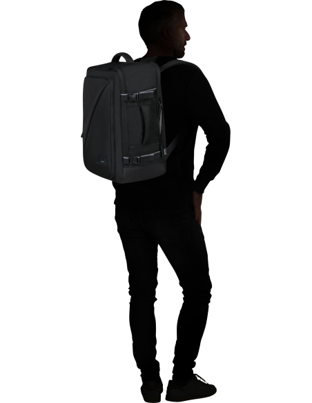 Sac à dos M PC 15,6 pouces American Tourister Take2cabin Noir, vue de trois quarts