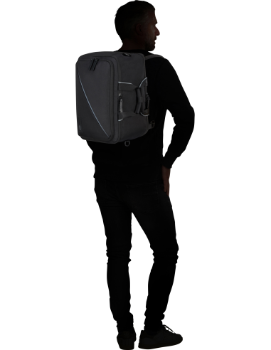 Sac cabine 3-en-1 PC 14 pouces American Tourister Take2cabin Noir, porté sur le dos