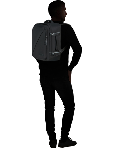 Sac à dos S/M PC 15,6 pouces American Tourister Take2cabin Noir, porté sur le dos