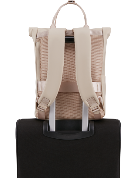 Sac à dos Mono 36 cm American Tourister Urban Groove Beige, passant sur une valise