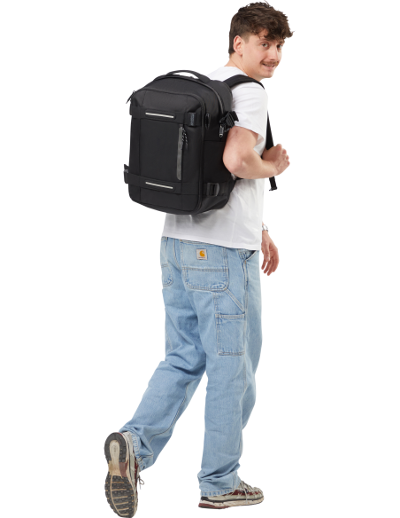 Sac à dos PC 15,6 pouces American Tourister Urban Track Asphalt Black, porté sur le dos