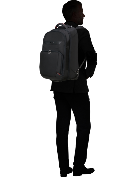Sac à dos à roulettes 17.3 pouces Samsonite Pro-DLX 6 Noir, porté en situation