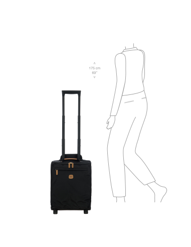 Valise 45 cm Bric’s X-Travel Black, repère de taille à côté d’une silhouette