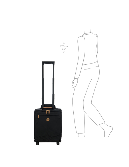 Valise 45 cm Bric’s X-Travel Black, repère de taille à côté d’une silhouette