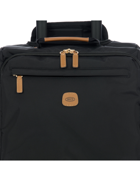 Valise 45 cm Bric’s X-Travel Black, détail de la poche avant et des tirettes