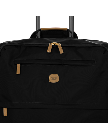 Valise 71 cm Bric’s X-Travel Black, détail de la poche avant et des tirettes