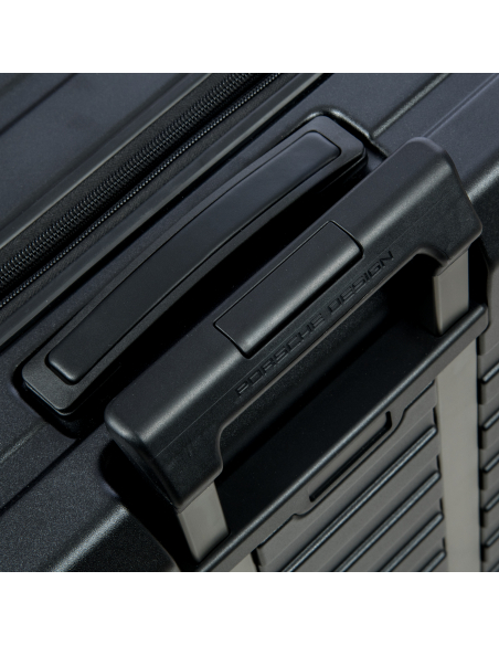 Porsche Design Roadster Hardcase 83 cm Matt Black, détail des poignées supérieure et télescopique