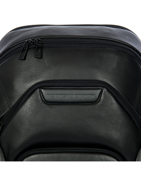 Sac à dos L Porsche Design Roadster Leather Evo Noir, détail des finitions et du logo