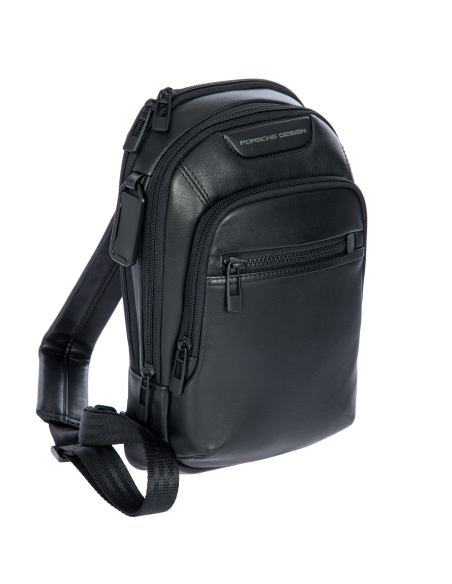 Sac à dos monobretelle Porsche Design Roadster Leather Evo Noir, vue de trois quarts