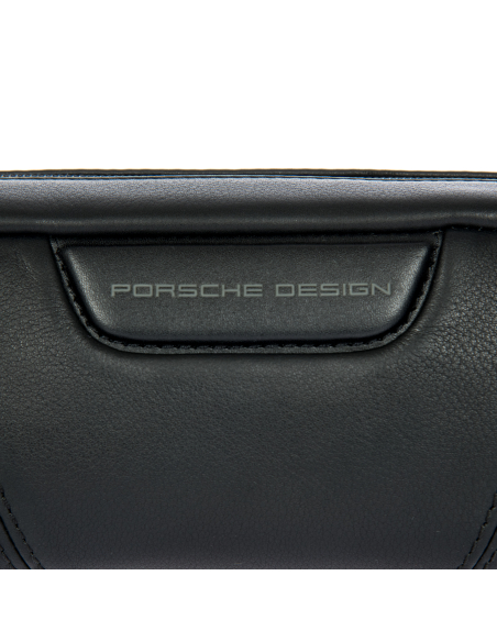 Pochette accessoires Porsche Design Roadster Leather Evo Noir, détail des finitions et du logo
