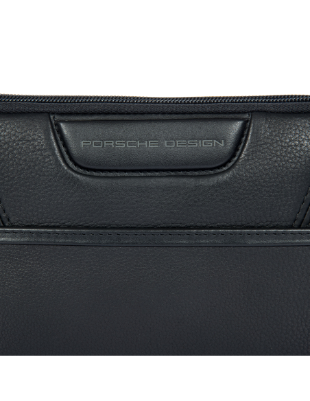Pochette de voyage Porsche Design Roadster Leather Evo Noir, détail des finitions et du logo