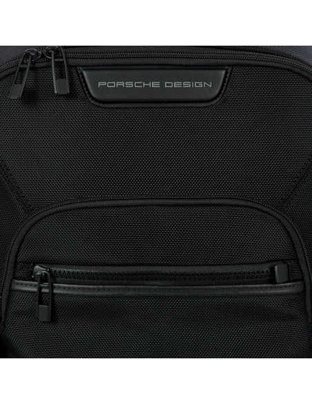 Sac à dos S Porsche Design Roadster Nylon Evo Noir, détail des finitions et du logo