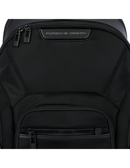 Sac à dos M extensible Porsche Design Roadster Nylon Evo Noir, détail des finitions et du logo