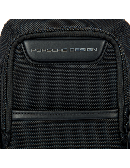 Sac porté croisé Porsche Design Roadster Nylon Evo Noir, détail des finitions et du logo