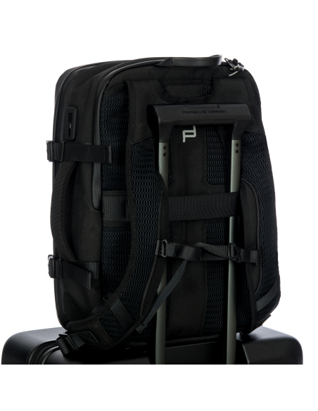 Sac à dos extensible Porsche Design Urban Eco Noir, passant fixé sur une valise