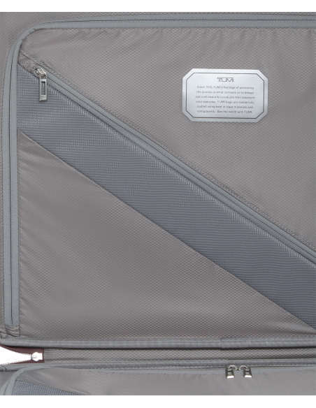 Valise soute 66 cm TUMI 19 Degree Lite Blush, détail de la poche intérieure à fermeture diagonale