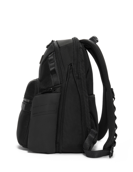 Sac à dos en nylon TUMI Alpha Bravo Navigation Black, vue de profil avec bretelles