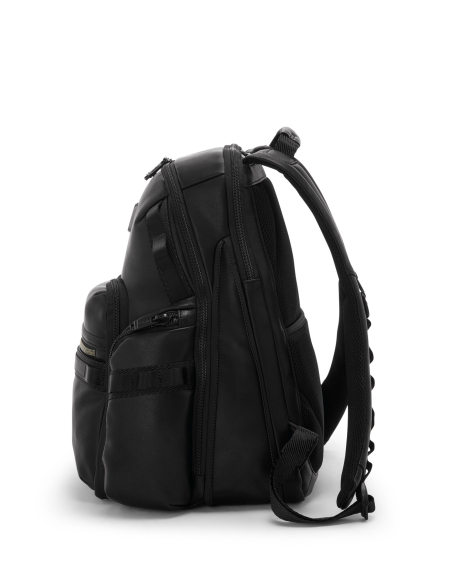 Sac à dos en cuir TUMI Alpha Bravo Navigation Black, vue de profil avec bretelles