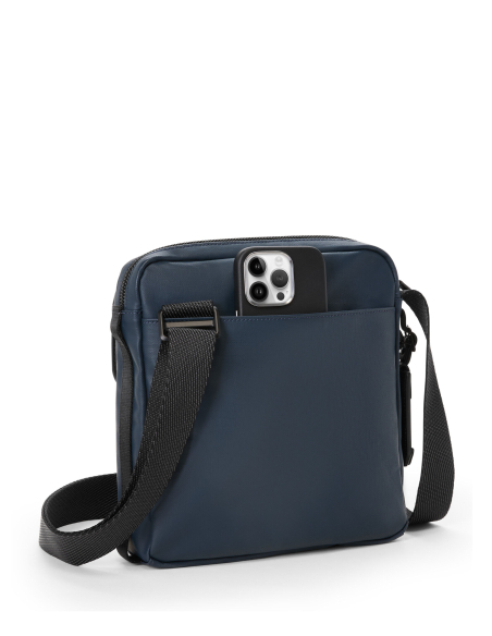 Sac bandoulière toile enduite TUMI Alpha Bravo Junior Navy Coated Canvas, vue arrière avec téléphone