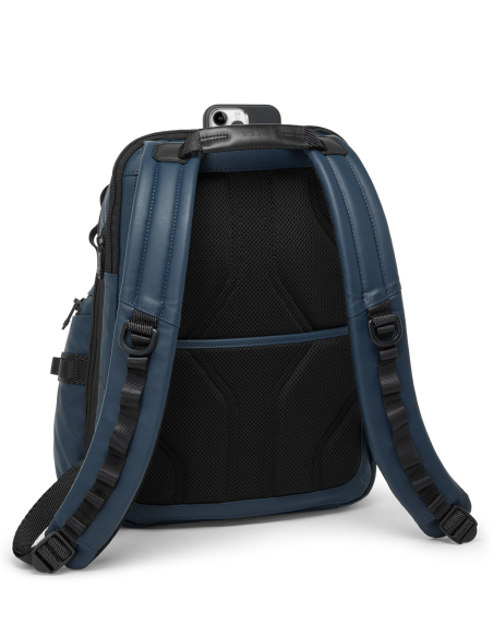 Sac à dos extensible toile enduite TUMI Alpha Bravo Navigation Navy Coated Canvas, vue arrière avec téléphone