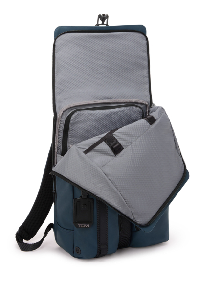 Sac à dos toile enduite TUMI Alpha Bravo Surveillance Navy Coated Canvas, rabat relevé et compartiment ouvert