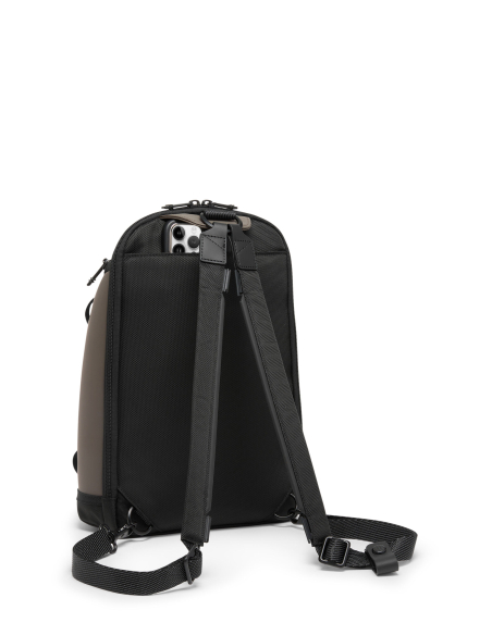 Sac convertible nylon embossé TUMI Alpha Bravo Knight Terra Brown, vue arrière, bretelles séparées