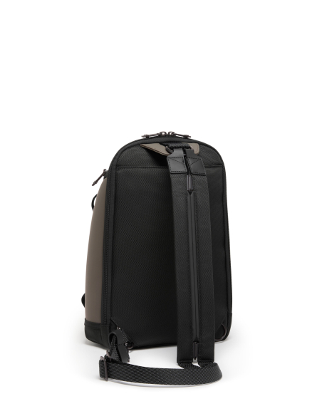 Sac convertible nylon embossé TUMI Alpha Bravo Knight Terra Brown, vue arrière, bretelles réunies