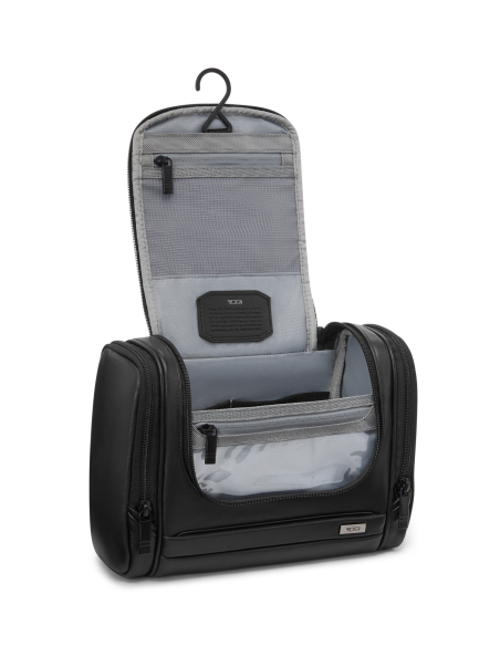 Trousse de toilette à suspendre en cuir TUMI Alpha Black, trousse déployée avec crochet et poches