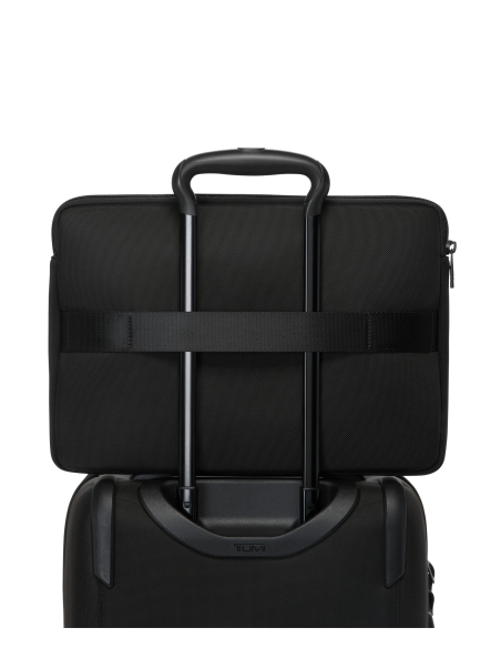 Housse ordinateur 15 pouces nylon TUMI Alpha Black, fixation par passant sur poignée télescopique