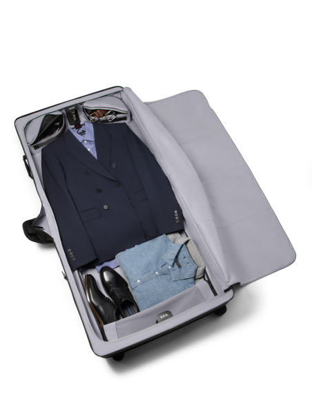 Porte-vêtements soute 4 roues 61cm TUMI Alpha Black, rangement avec costume et chaussures