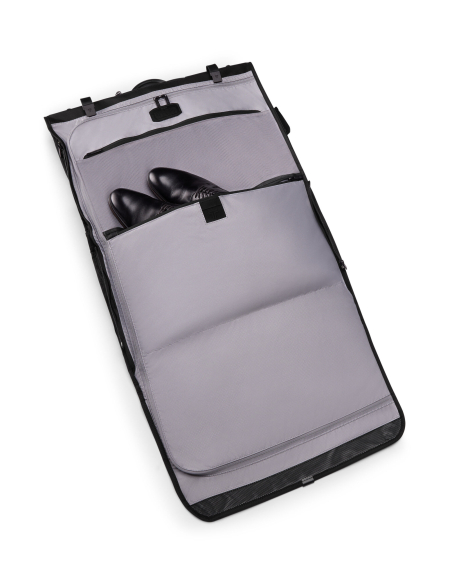 Housse porte-vêtements pliable TUMI Alpha Black, poches intérieures avec chaussures